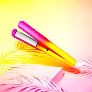 FoxyBae Flat Iron from the neon collection
